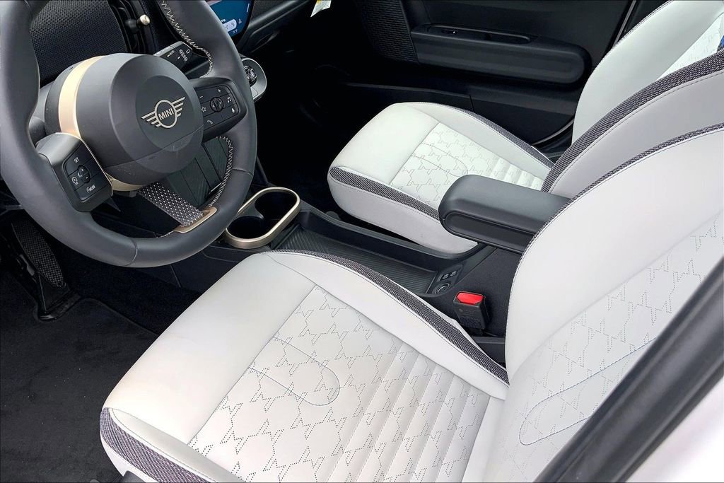 Certified 2025 MINI Cooper S image 19