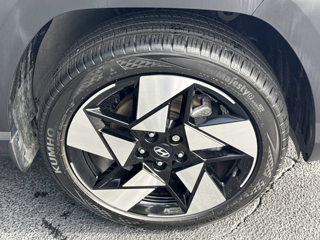 Used 2024 Hyundai Kona Limited AWD/4WD image 12