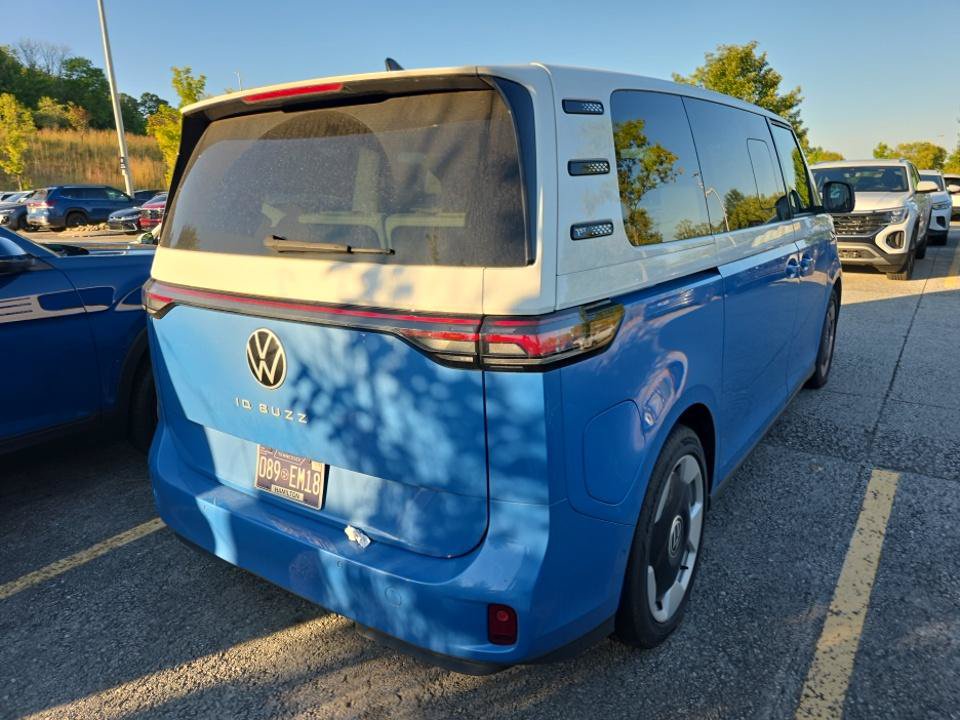Used 2025 Volkswagen ID. Buzz Pro S Plus RWD image 10