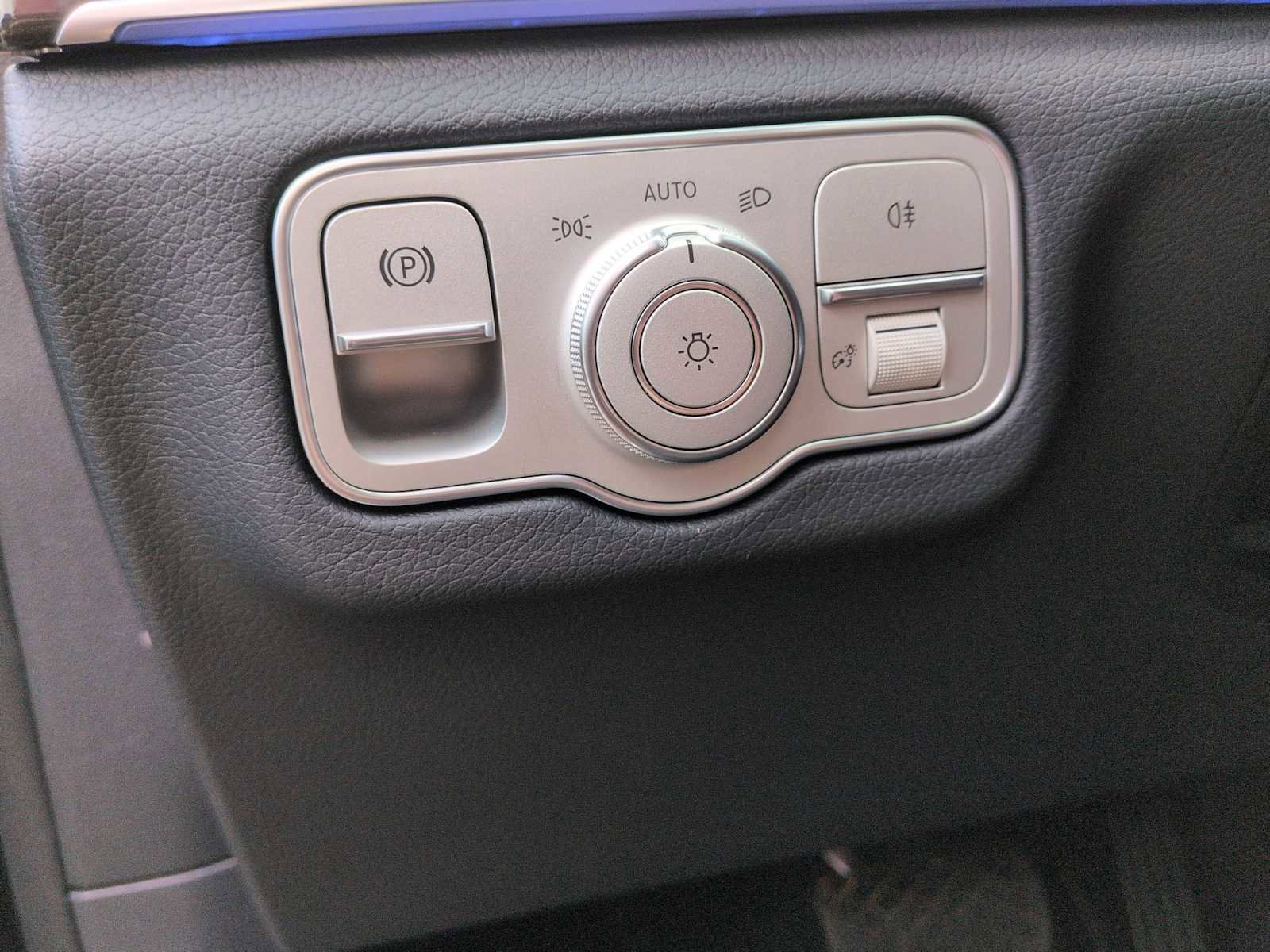 Used 2025 Mercedes-Benz GLE 350 4MATIC image 17