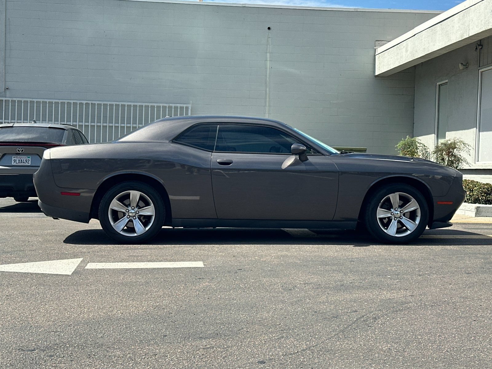 Used 2015 Dodge Challenger SXT RWD image 6