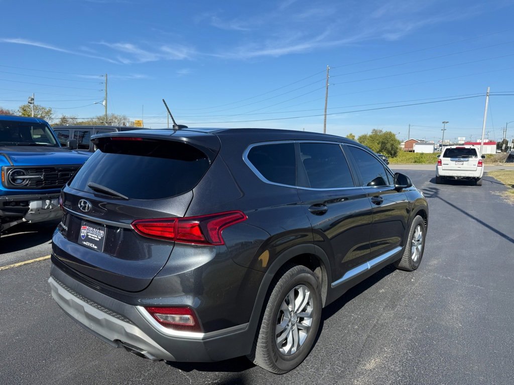 Used 2020 Hyundai Santa Fe SE image 3