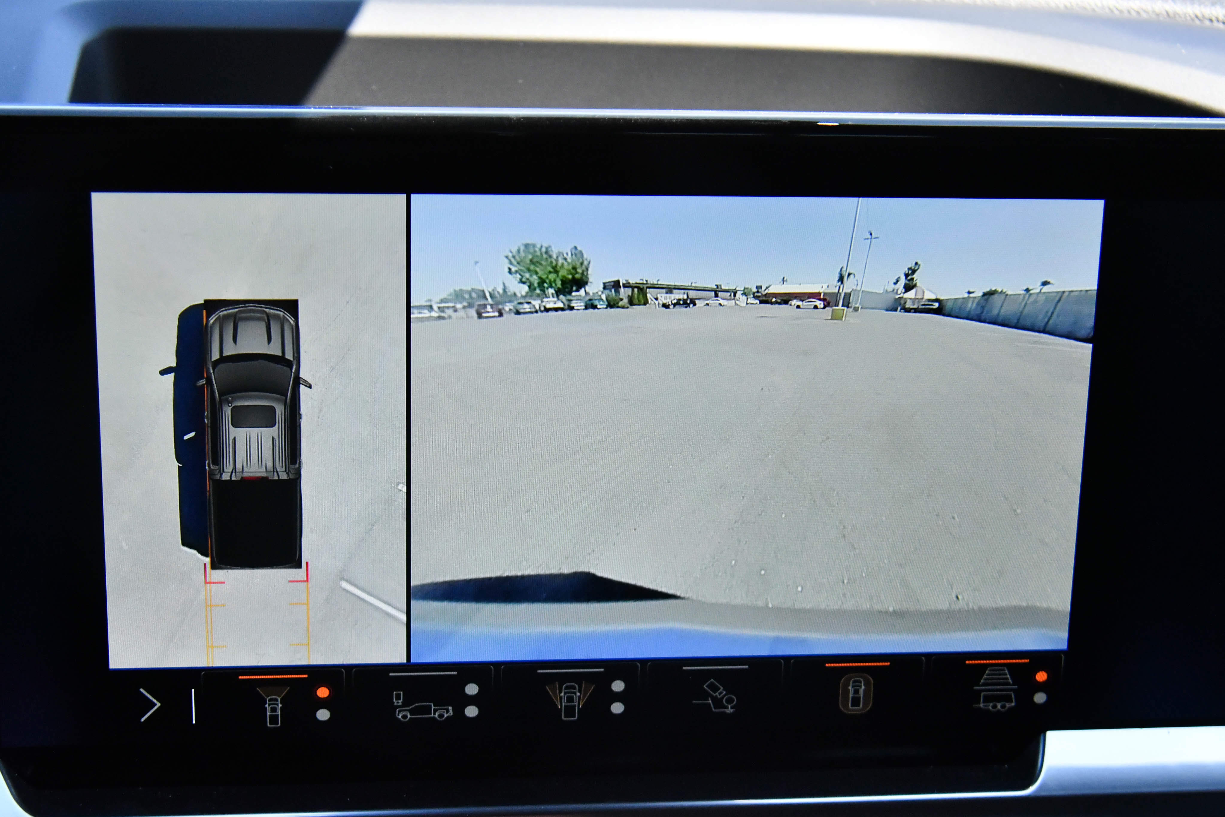 Used 2024 Chevrolet Silverado 1500 LTZ w/ Technology Package AWD/4WD image 22