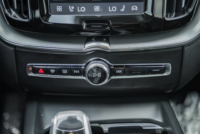 Certified 2024 Volvo XC60 T8 Ultimate w/ Protection Package Premier AWD/4WD image 23