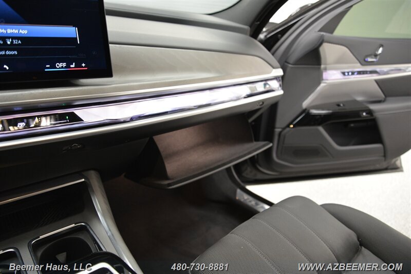 Used 2025 BMW 750e xDrive w/ Executive Package AWD/4WD image 36