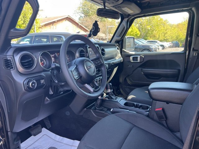 Used 2023 Jeep Wrangler Sport S image 24
