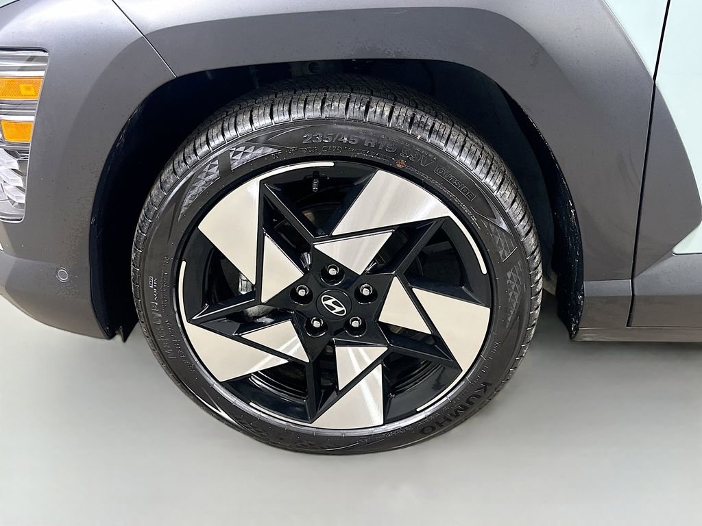 Used 2025 Hyundai Kona Limited image 8
