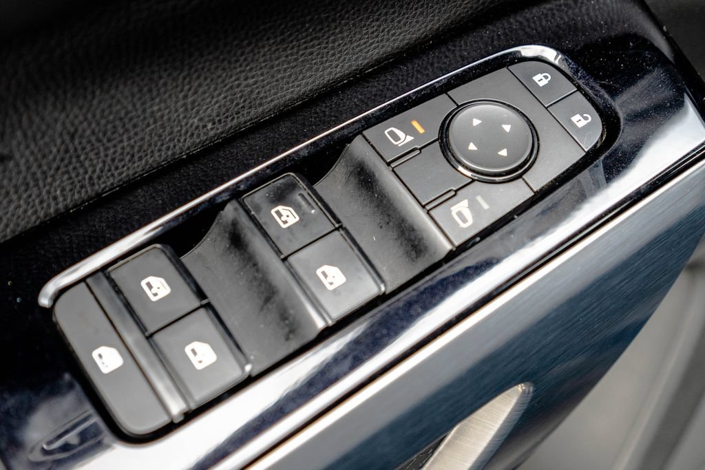 Used 2023 Nissan Pathfinder SL FWD image 19