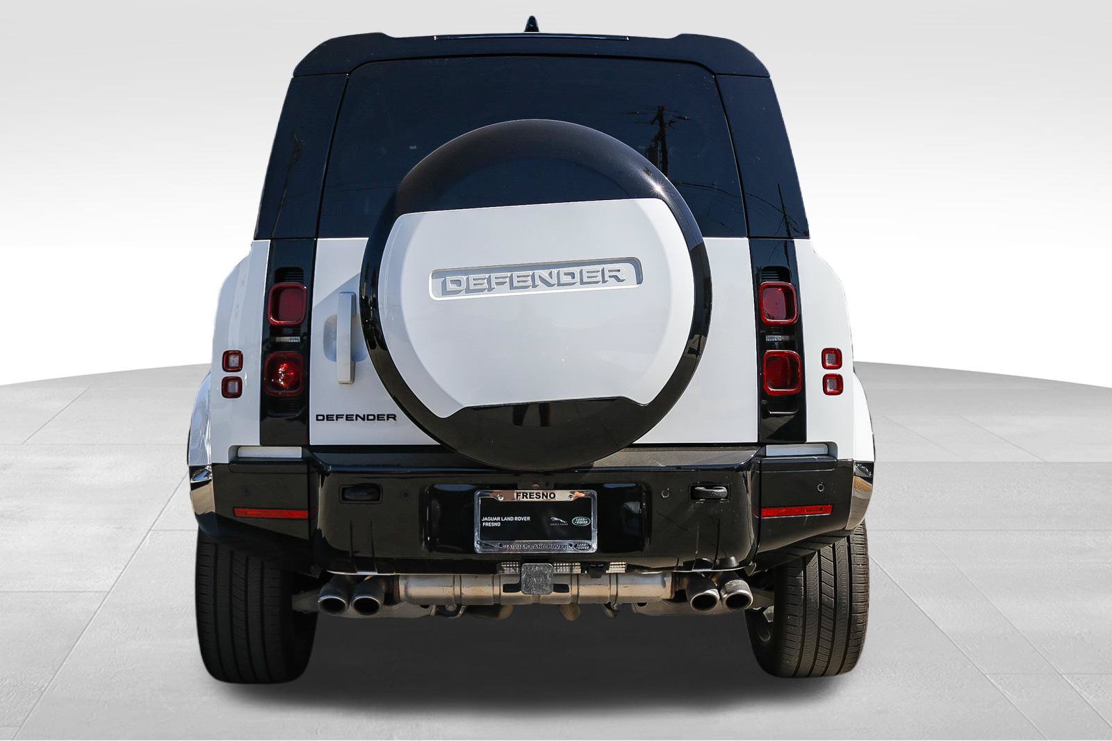 Certified 2025 Land Rover Defender 110 X-Dynamic SE AWD/4WD image 6