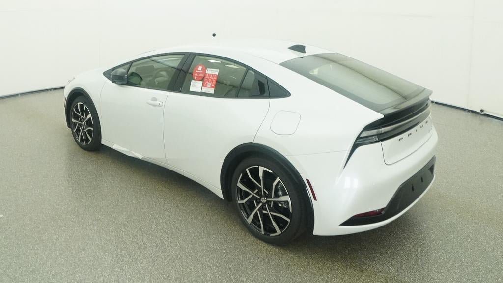 New 2027 Toyota Prius Plug-In Hybrid FWD image 5