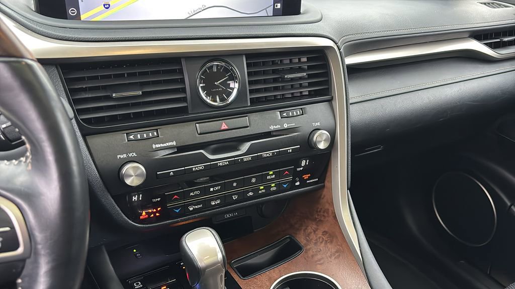 Used 2022 Lexus RX 350L Premium w/ Premium Package image 20