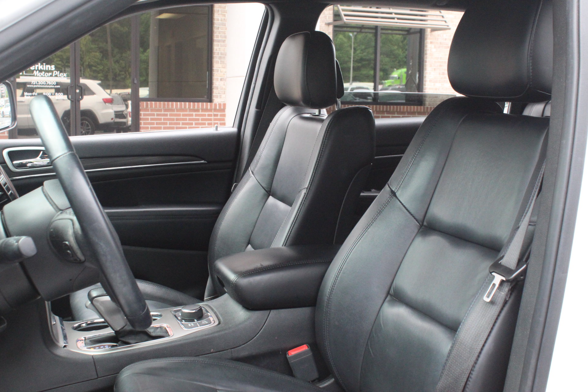 Used 2019 Jeep Grand Cherokee Limited AWD/4WD image 13