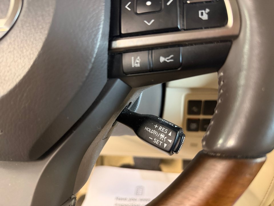 Used 2021 Lexus LX 570 4WD w/ Luxury Package image 23