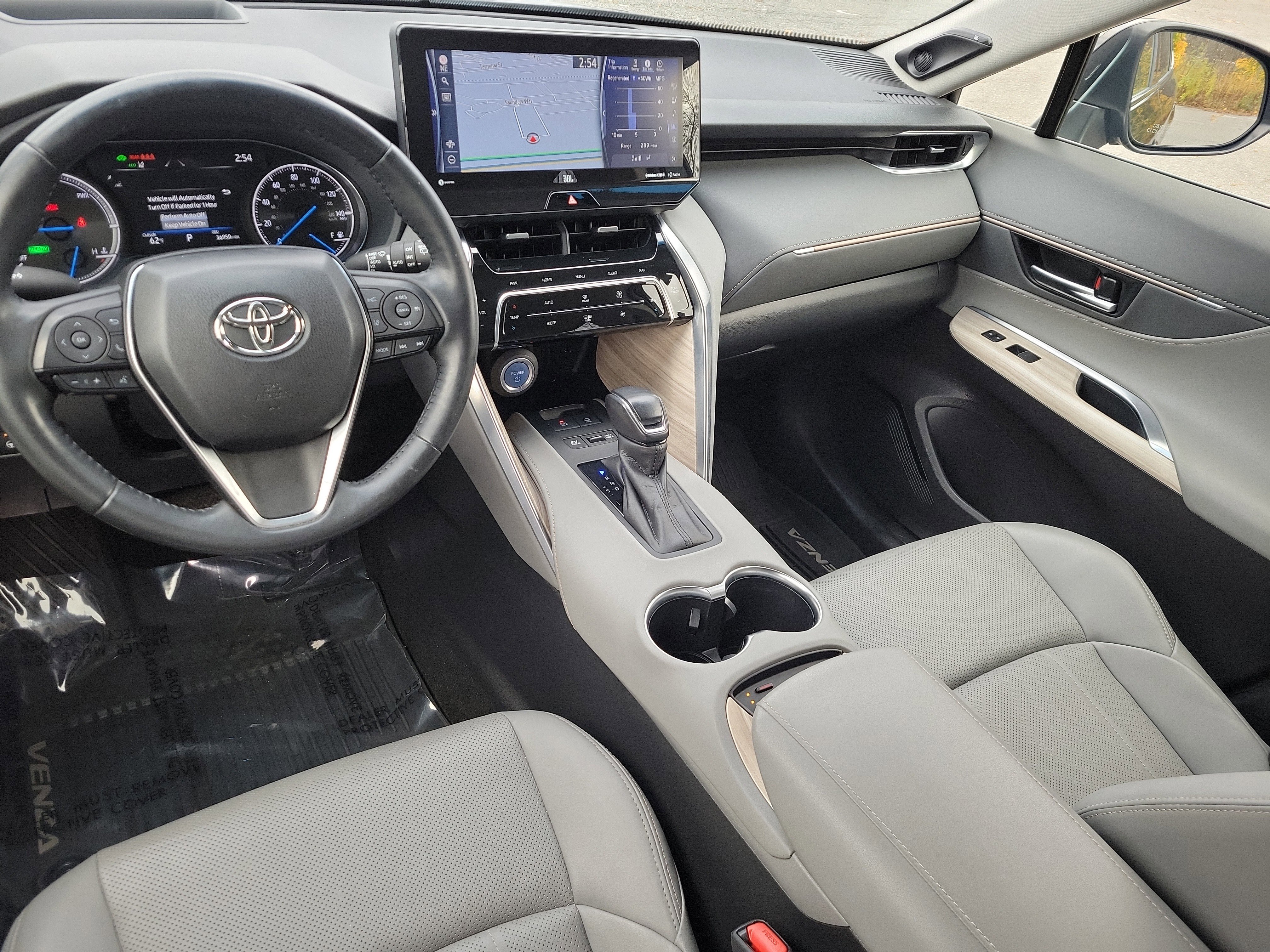 Used 2021 Toyota Venza LE image 19