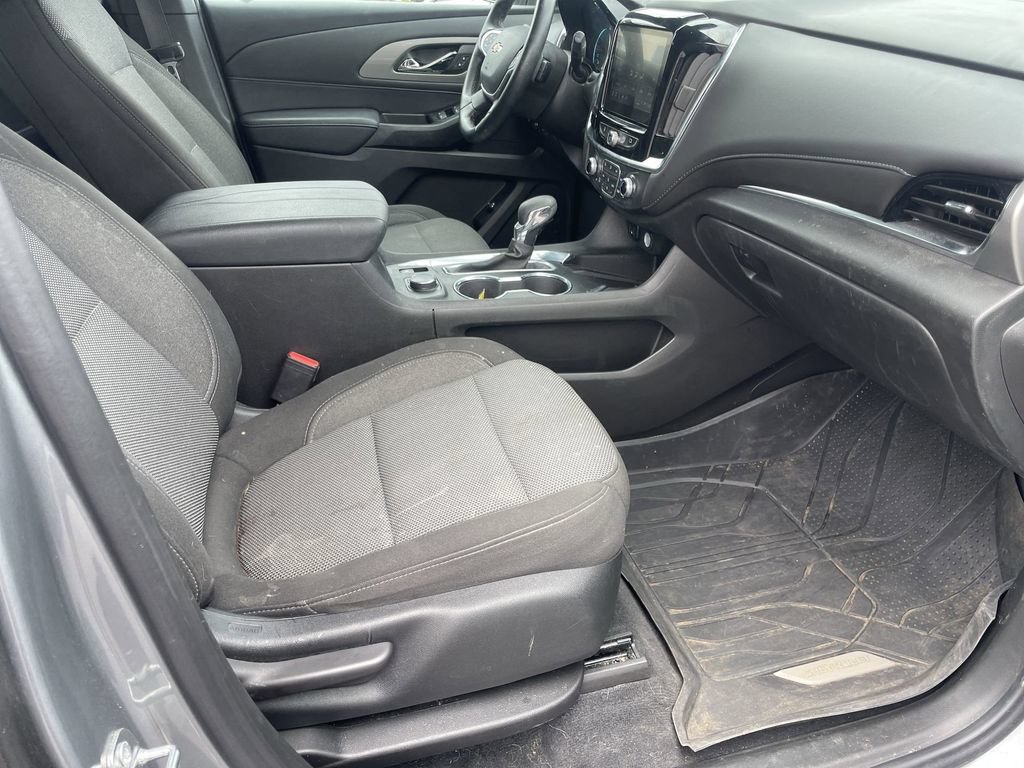 Used 2023 Chevrolet Traverse LT AWD/4WD image 32