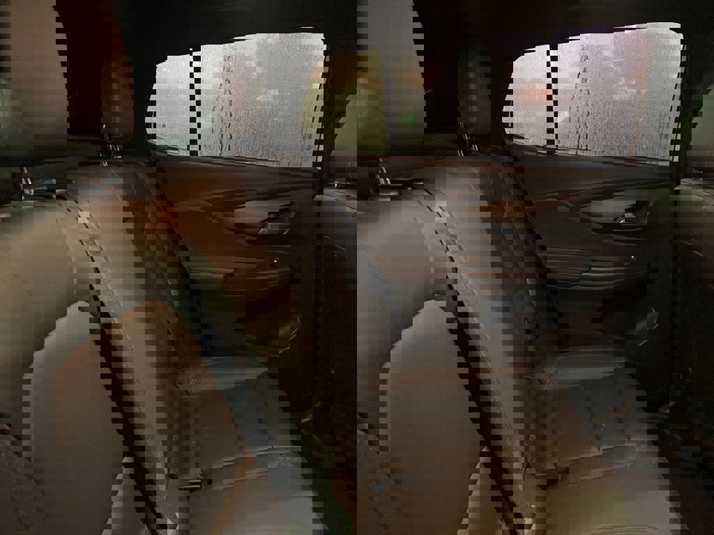 Used 2025 Buick Envista Sport Touring image 13