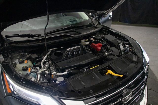 Used 2025 Nissan Rogue SL w/ Tech Package image 29