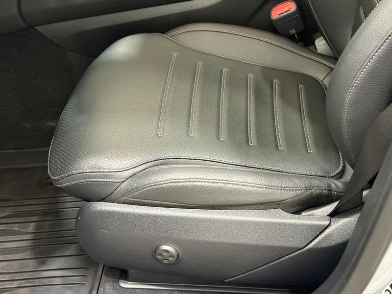 New 2025 Mercedes-Benz GLC 350e 4MATIC image 16