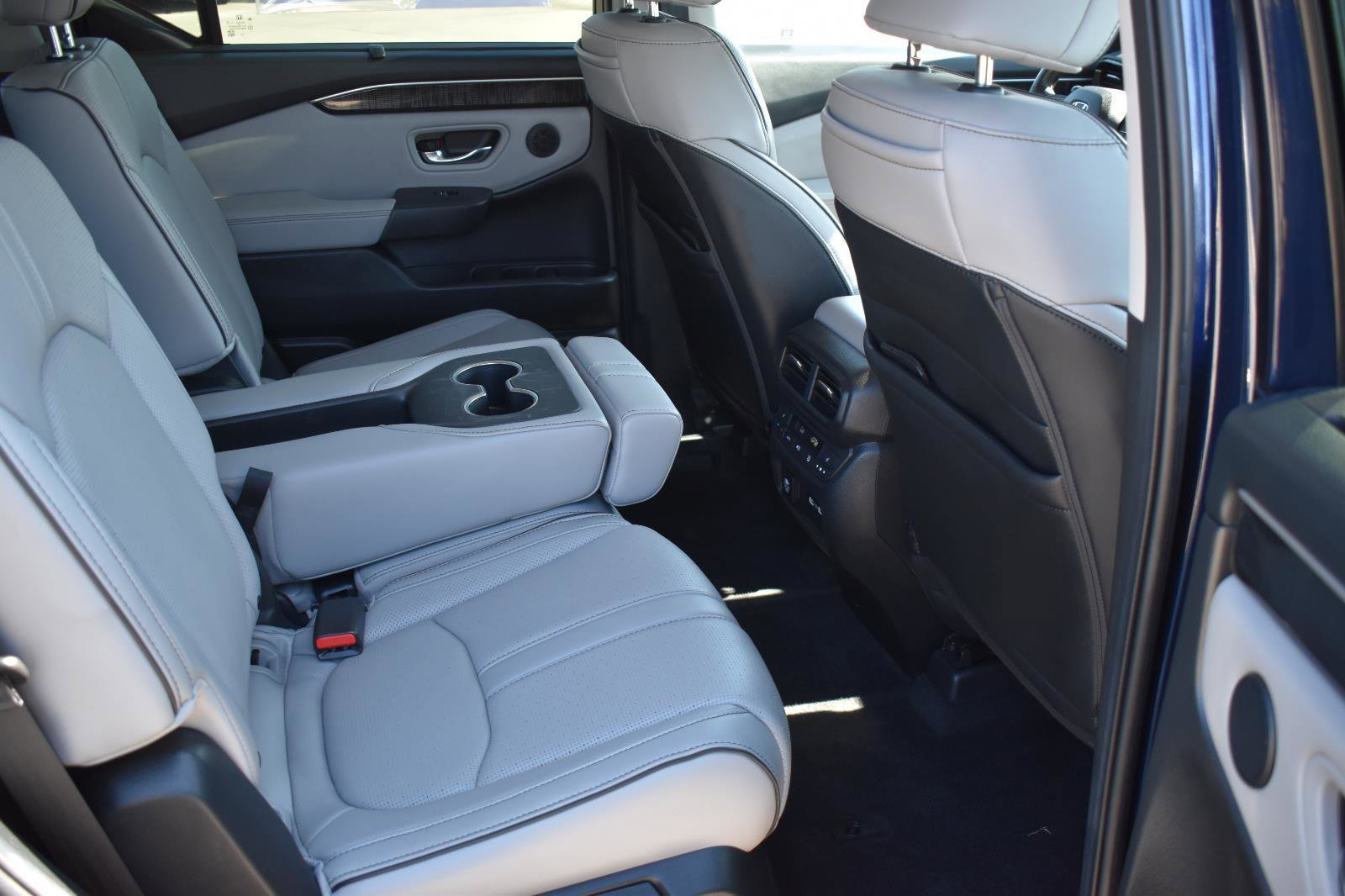 Used 2023 Honda Pilot Elite image 16