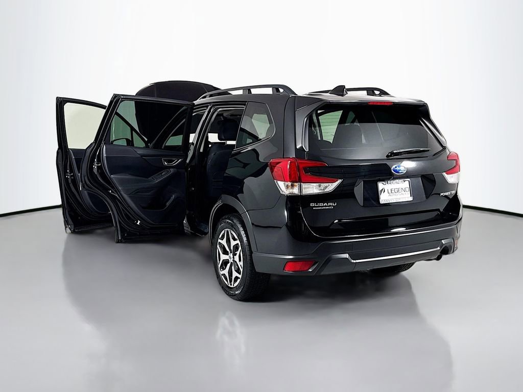 Used 2022 Subaru Forester Premium AWD/4WD image 23
