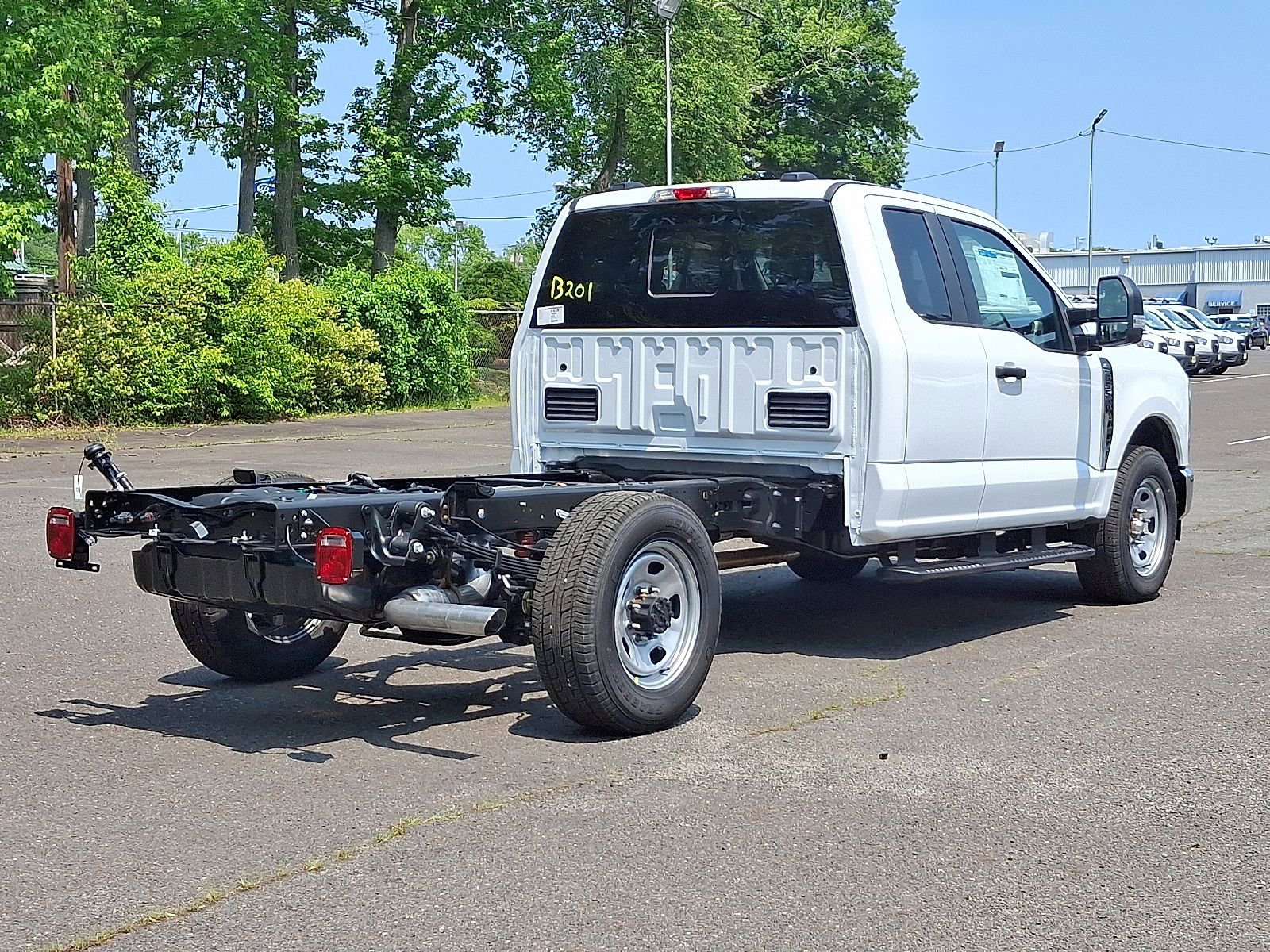 New 2025 Ford F350 XL w/ XL Chrome Package RWD image 7