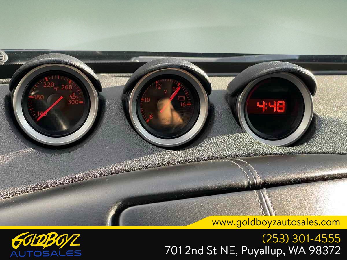 Used 2017 Nissan 370Z Coupe RWD image 32