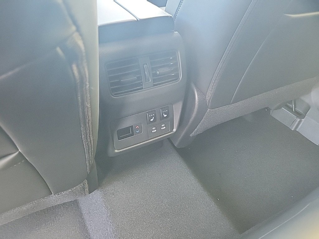 New 2026 Nissan Rogue Platinum w/ Platinum Premium Package image 36