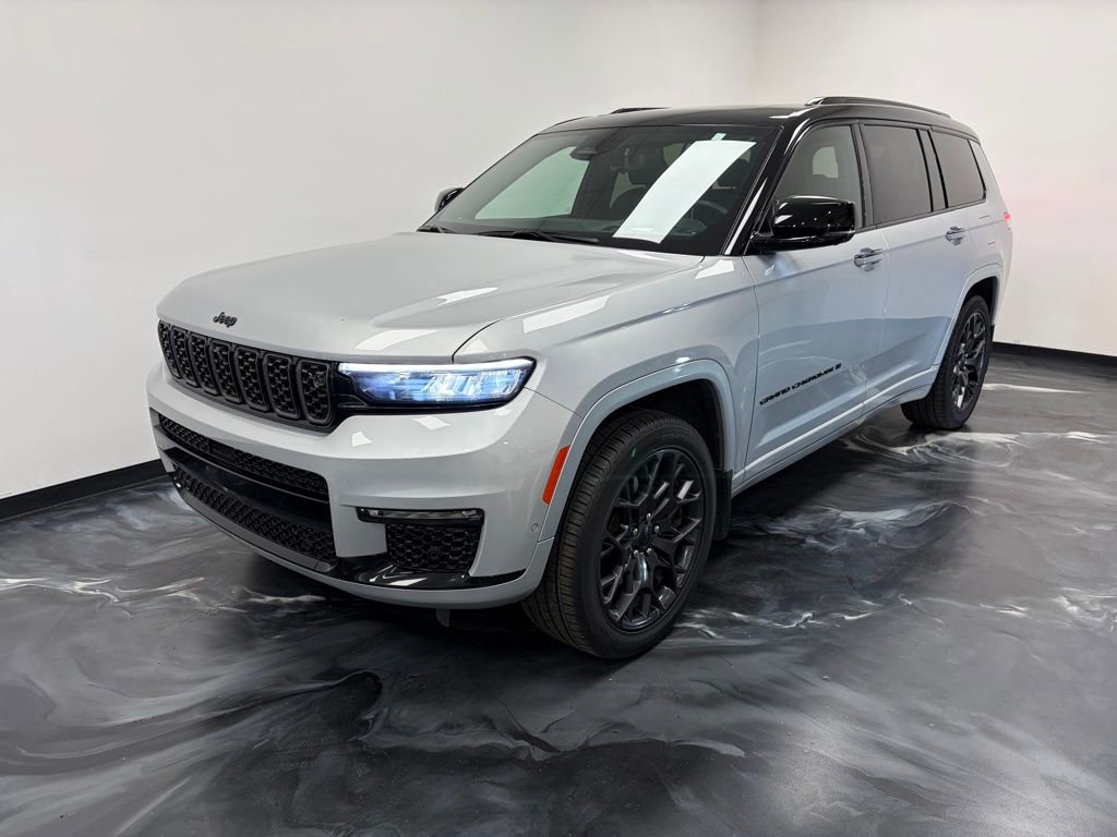 Used 2024 Jeep Grand Cherokee L Summit AWD/4WD image 19