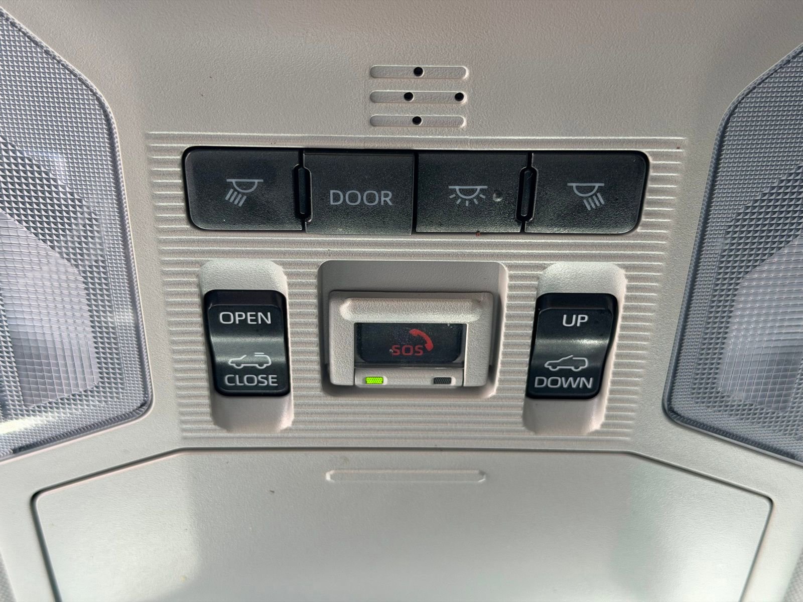 Used 2022 Toyota RAV4 XLE Premium image 29