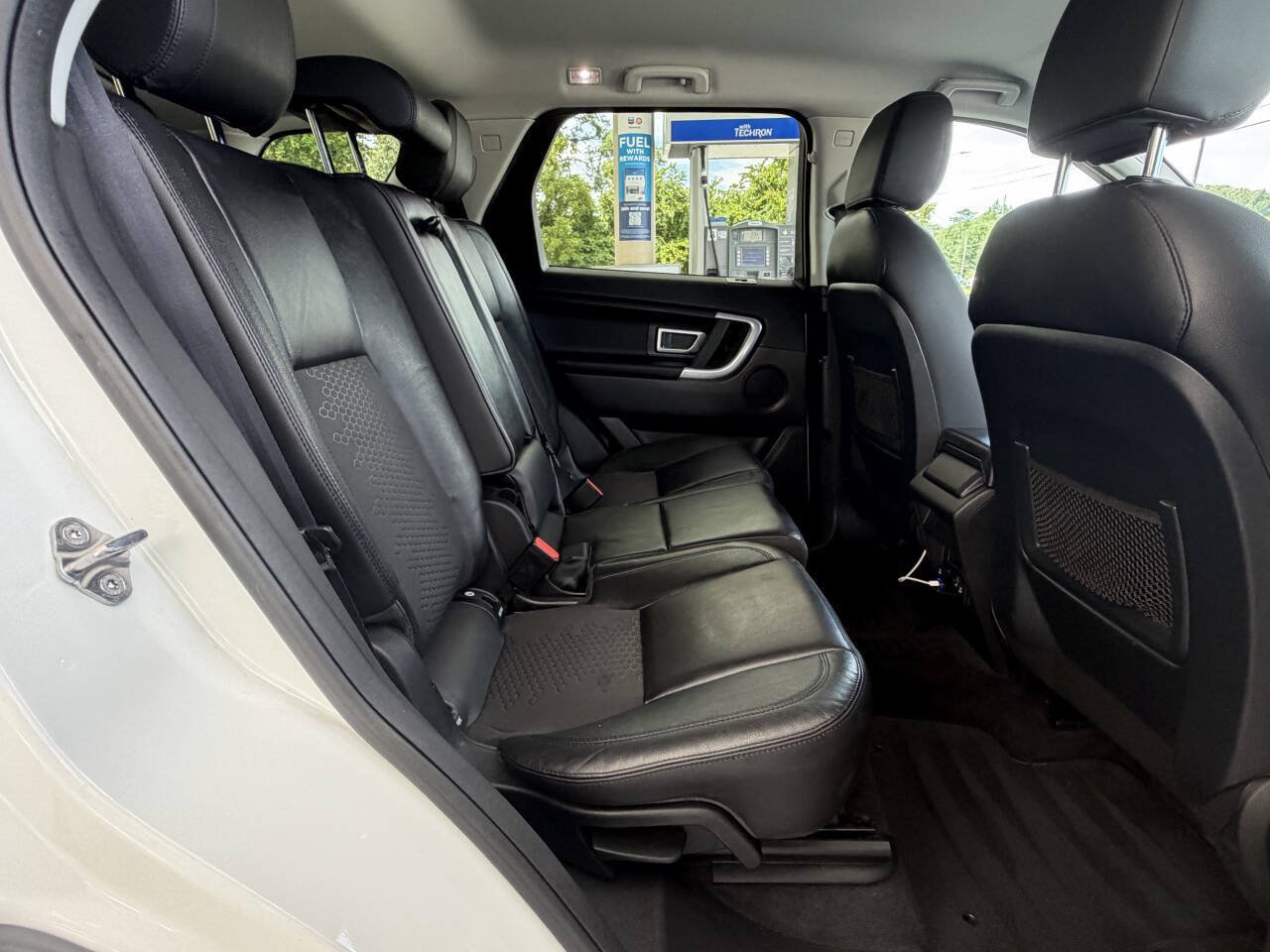 Used 2017 Land Rover Discovery Sport SE AWD/4WD image 10