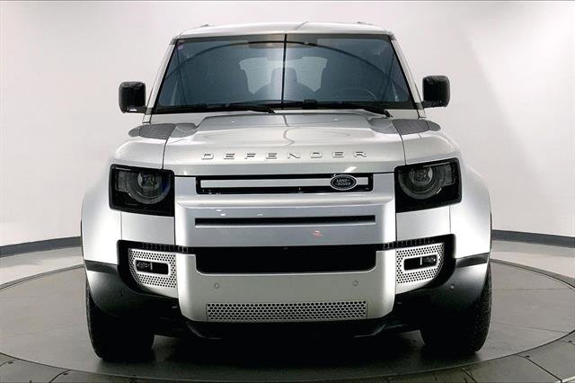 Used 2020 Land Rover Defender 110 SE image 2