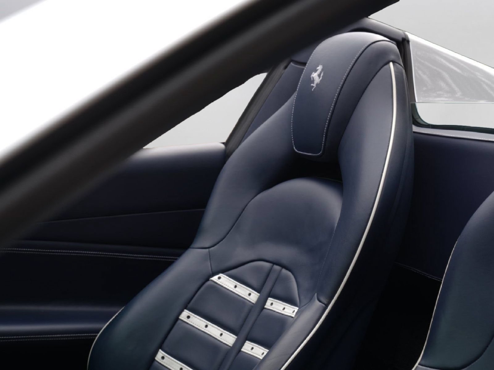 Used 2017 Ferrari 488 Spider RWD image 12