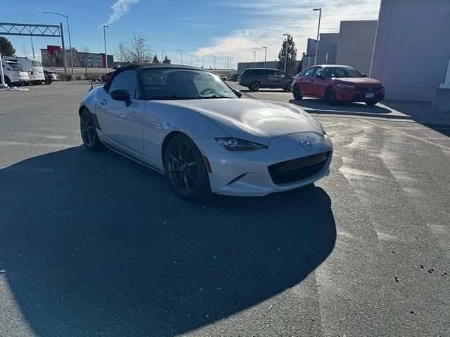 Used 2017 MAZDA MX-5 Miata Club image 1