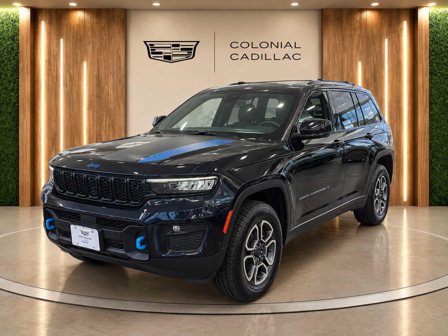 Used 2023 Jeep Grand Cherokee Trailhawk w/ Advanced Protech Group II AWD/4WD image 1