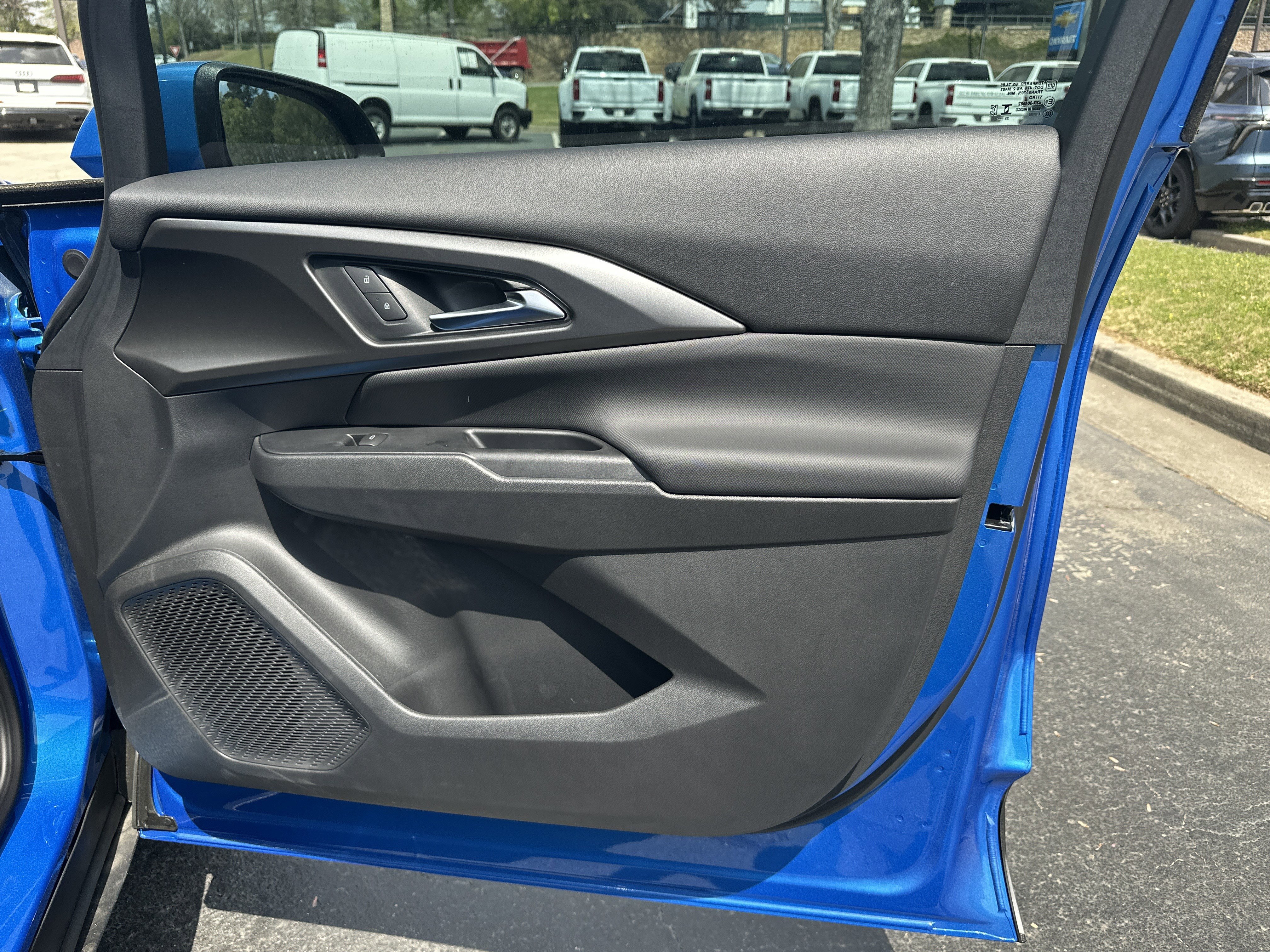 Certified 2026 Chevrolet Equinox EV LT image 12