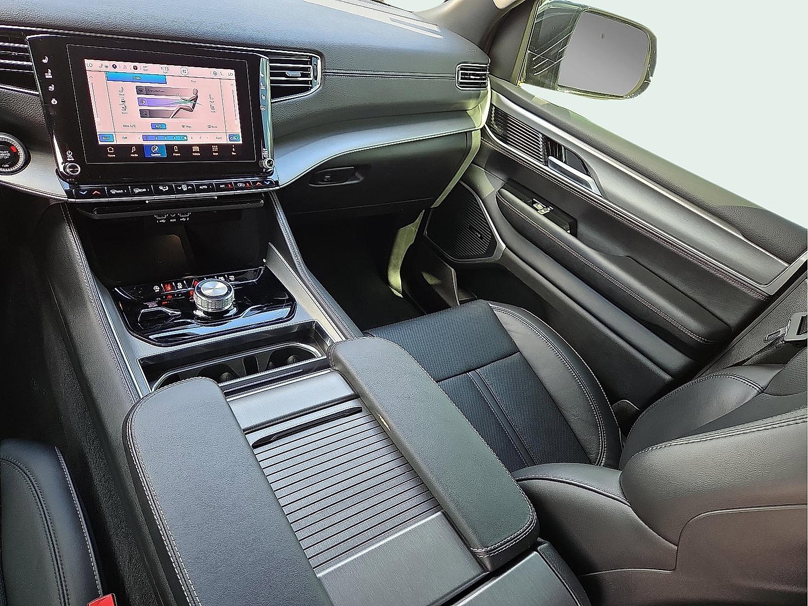 New 2025 Jeep Wagoneer L 4WD w/ Convenience Group I image 13