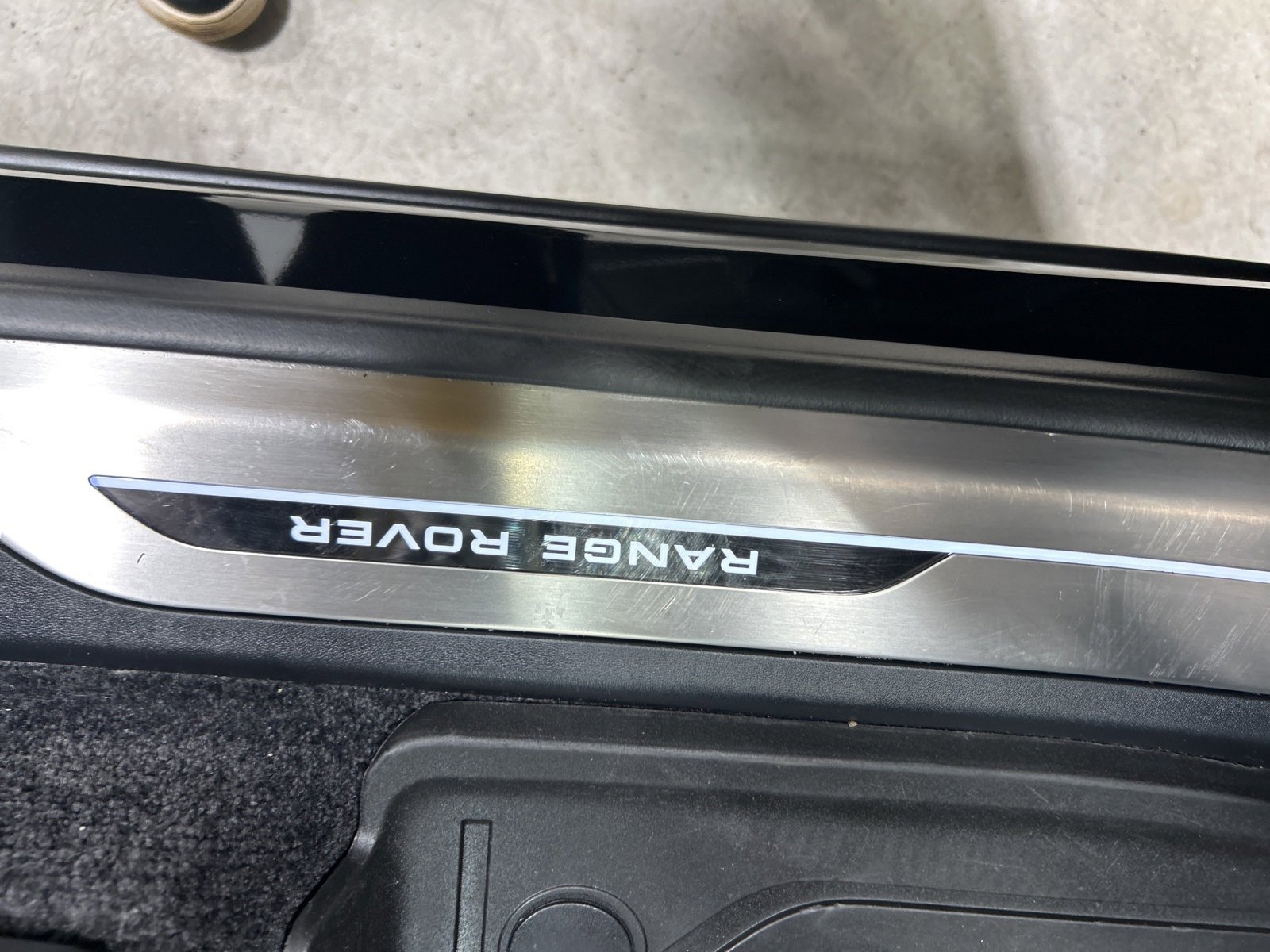 Used 2025 Land Rover Range Rover SE image 45