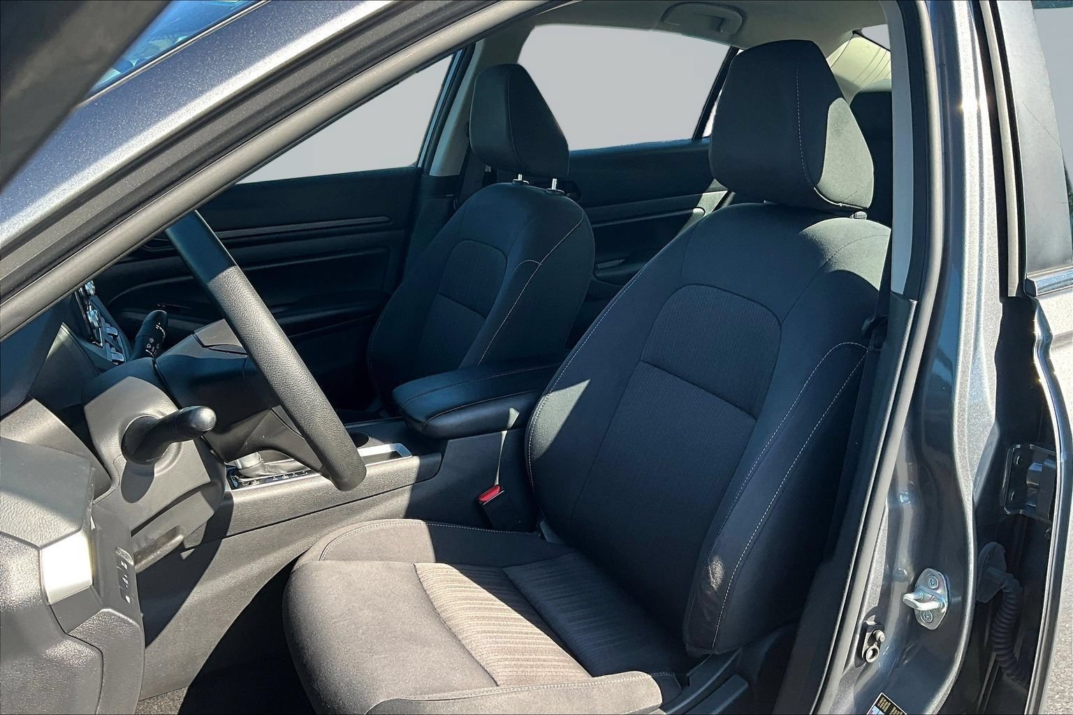 Used 2024 Nissan Altima 2.5 S FWD image 24