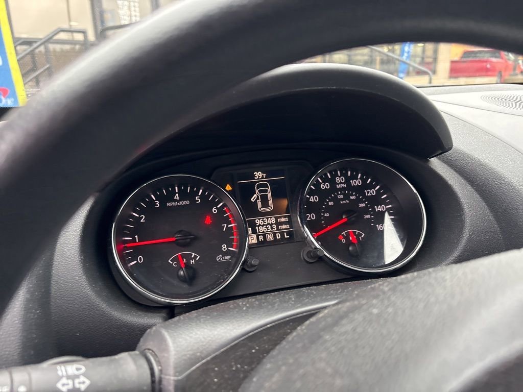 Used 2014 Nissan Rogue S w/ Convenience Package AWD/4WD image 7