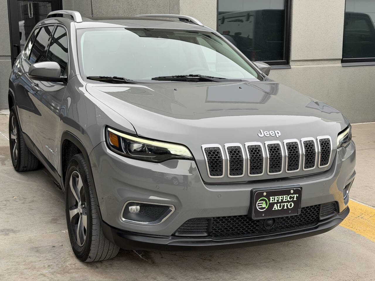 Used 2021 Jeep Cherokee Limited image 7