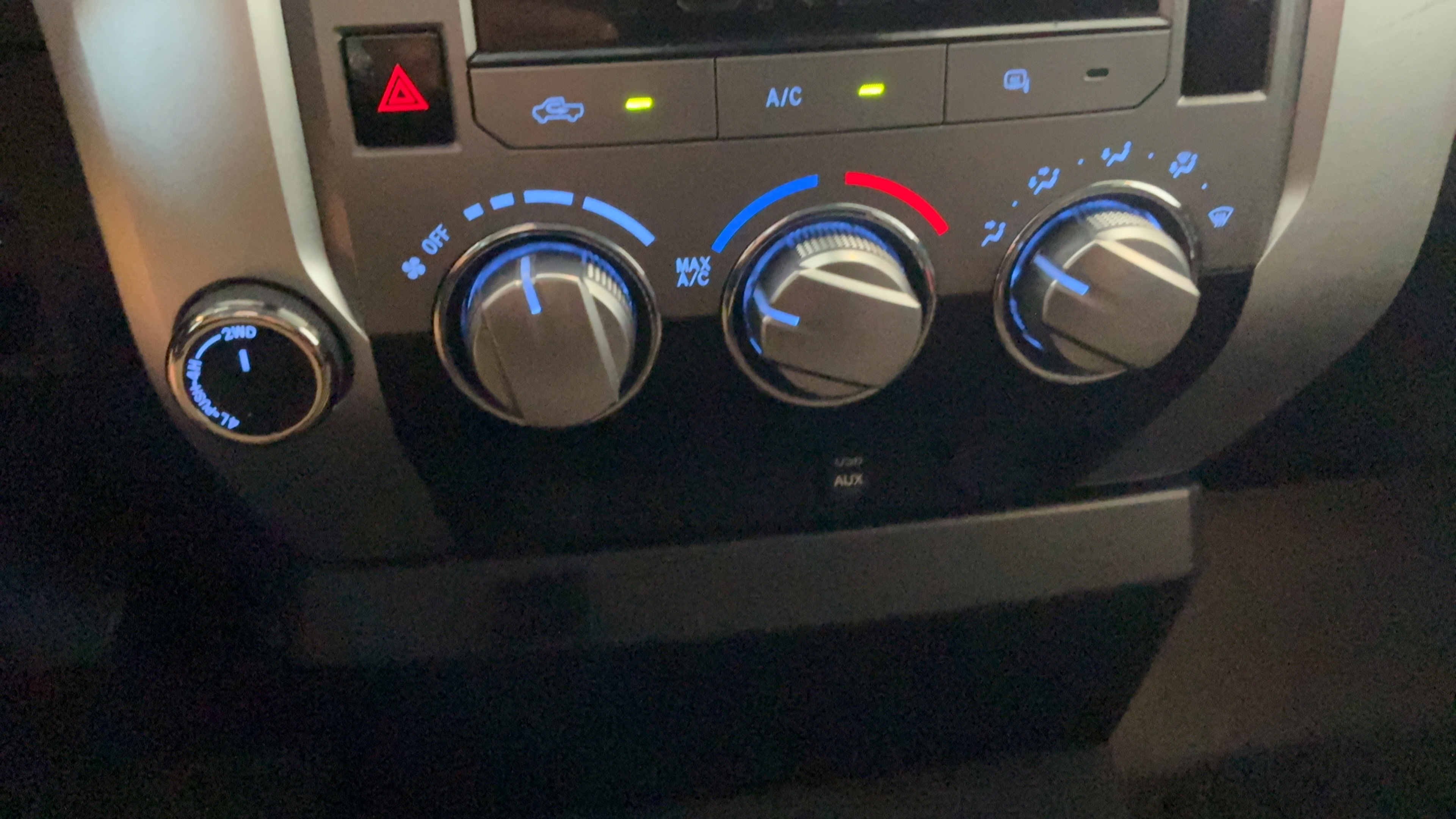 Used 2019 Toyota Tundra SR5 AWD/4WD image 14