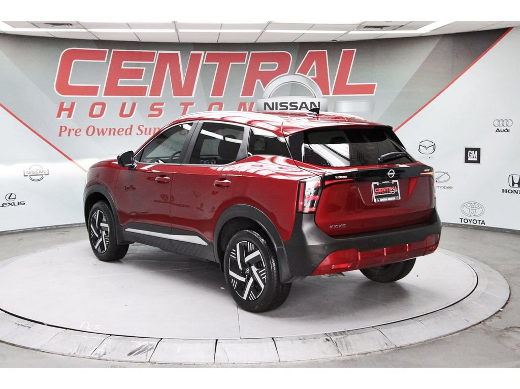 Used 2026 Nissan Kicks SV FWD image 4