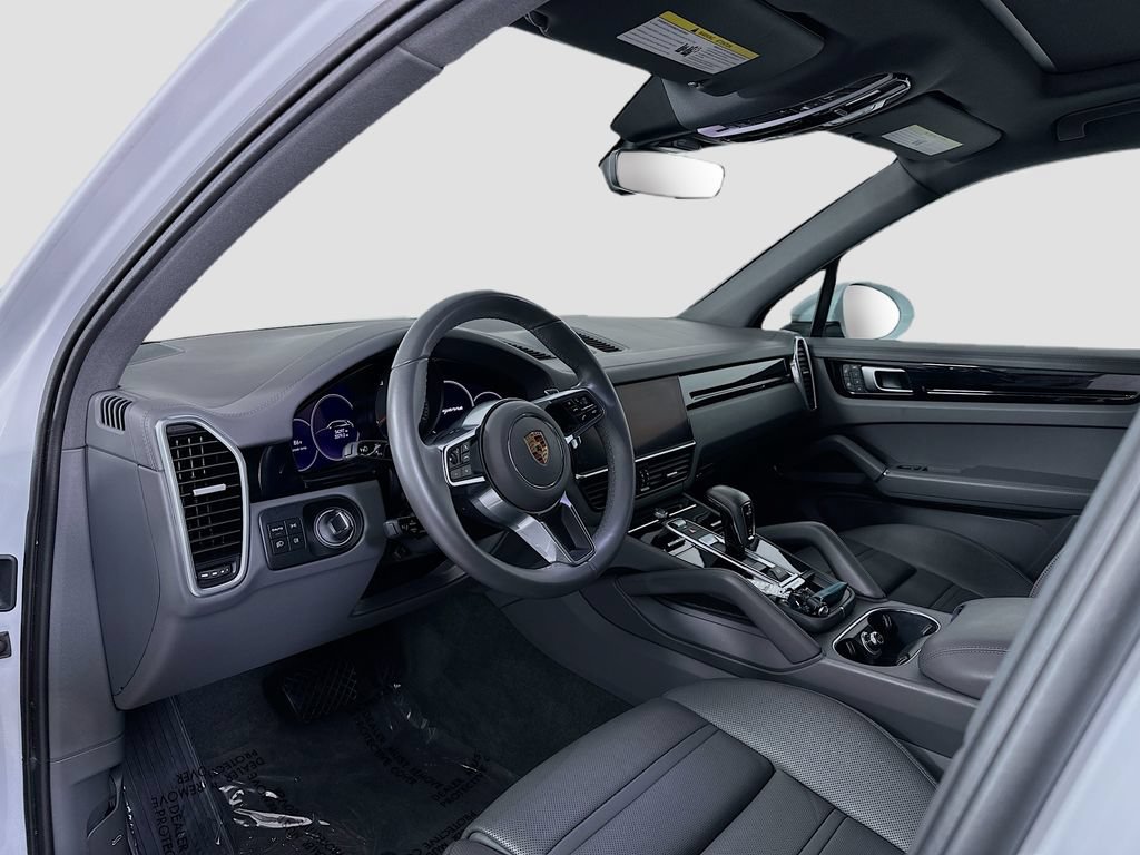 Certified 2022 Porsche Cayenne AWD/4WD image 4