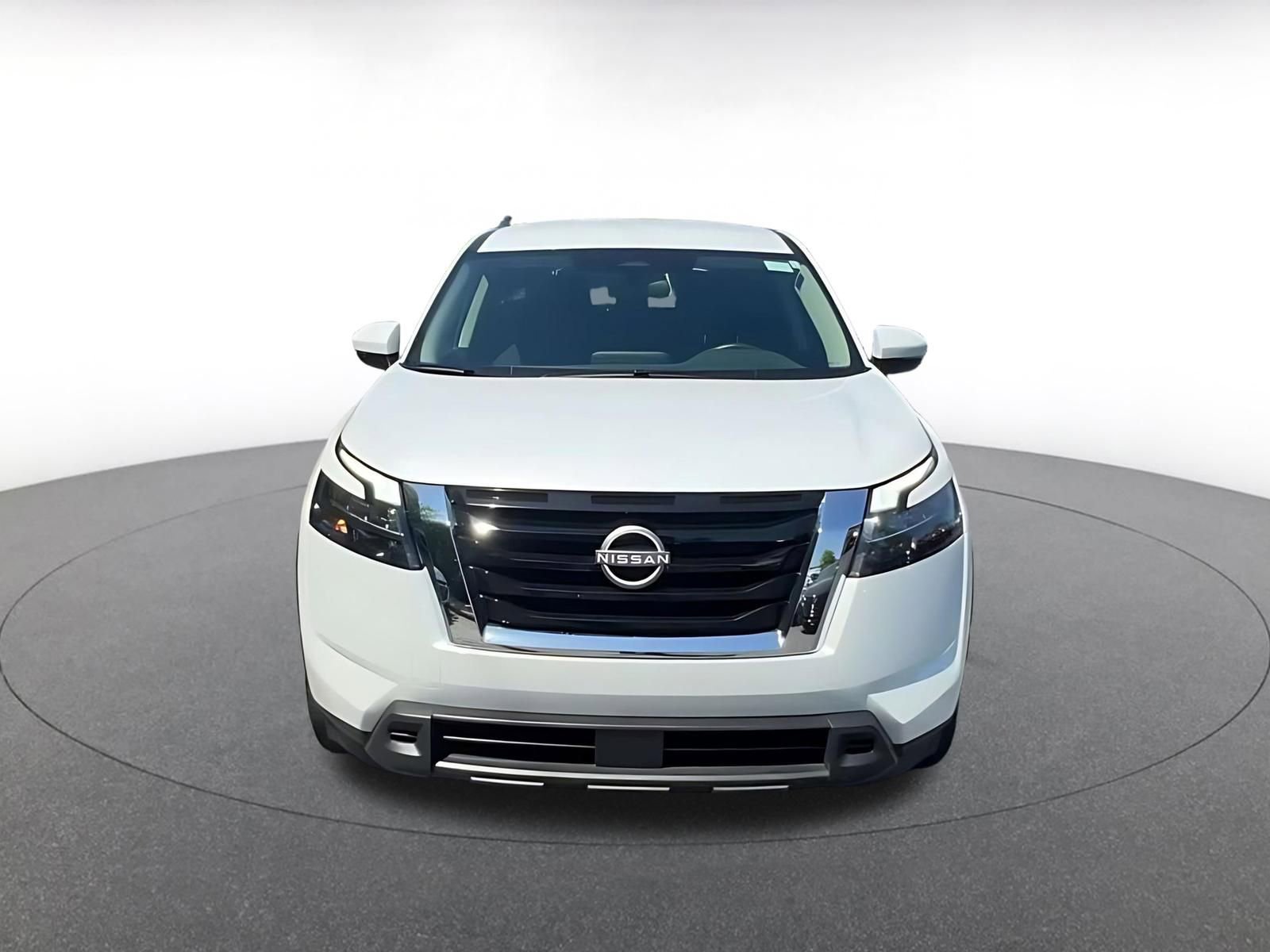 Used 2025 Nissan Pathfinder SV AWD/4WD image 4