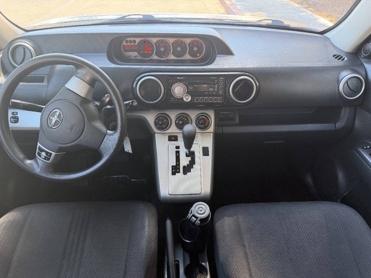 Used 2010 Scion xB FWD image 8