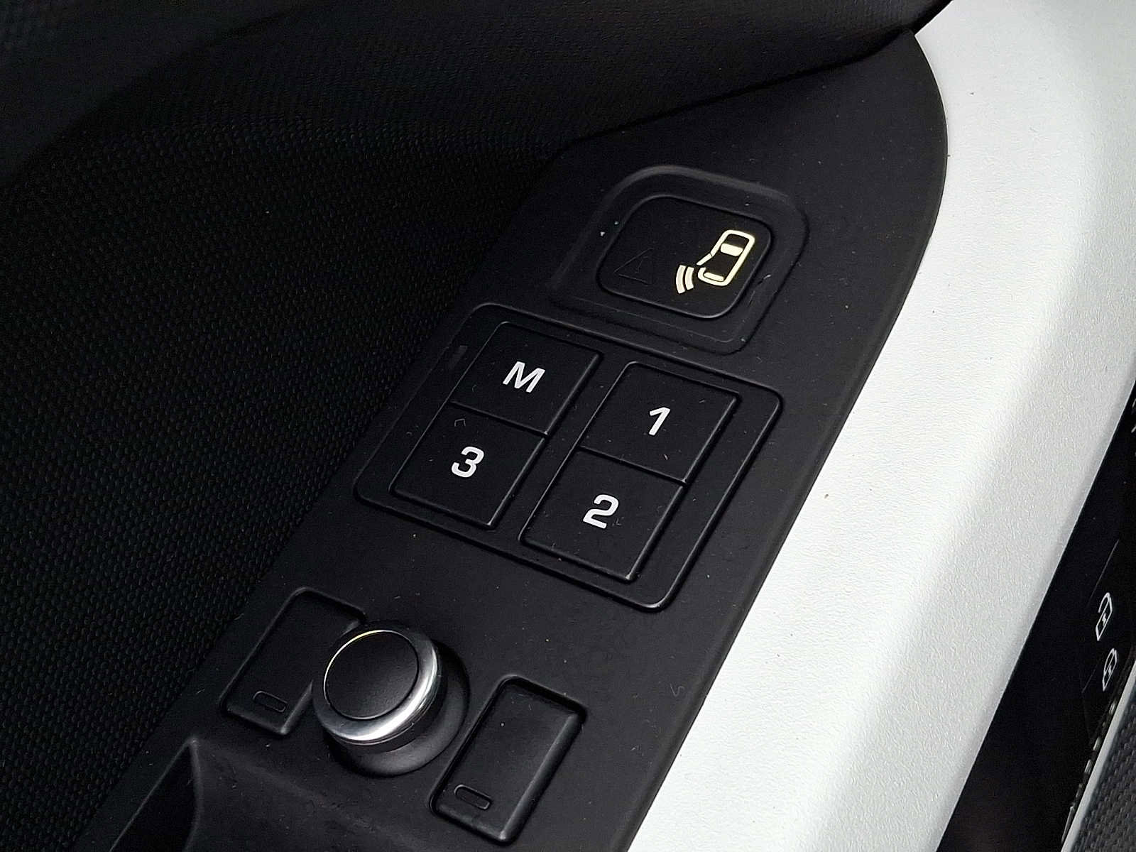 Used 2021 Land Rover Defender 110 X-Dynamic HSE image 22