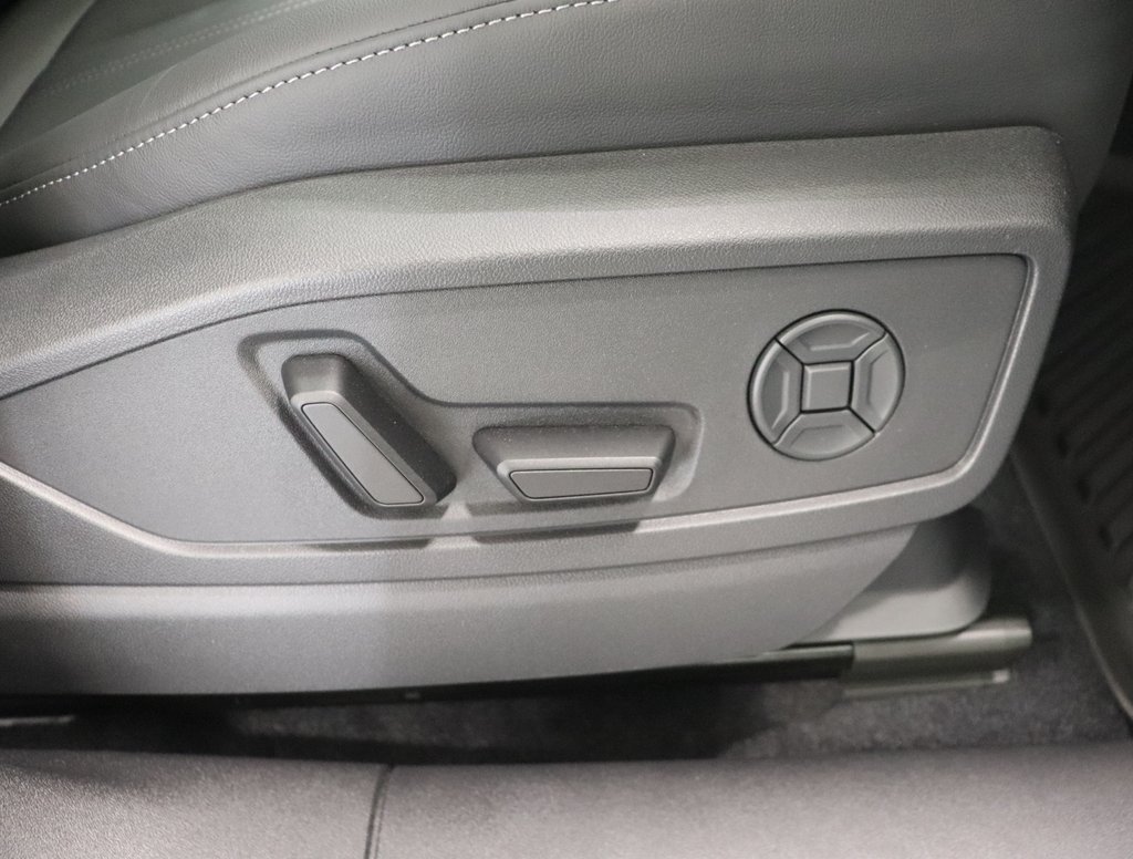 Used 2025 Audi Q5 Premium w/ Convenience Package AWD/4WD image 22