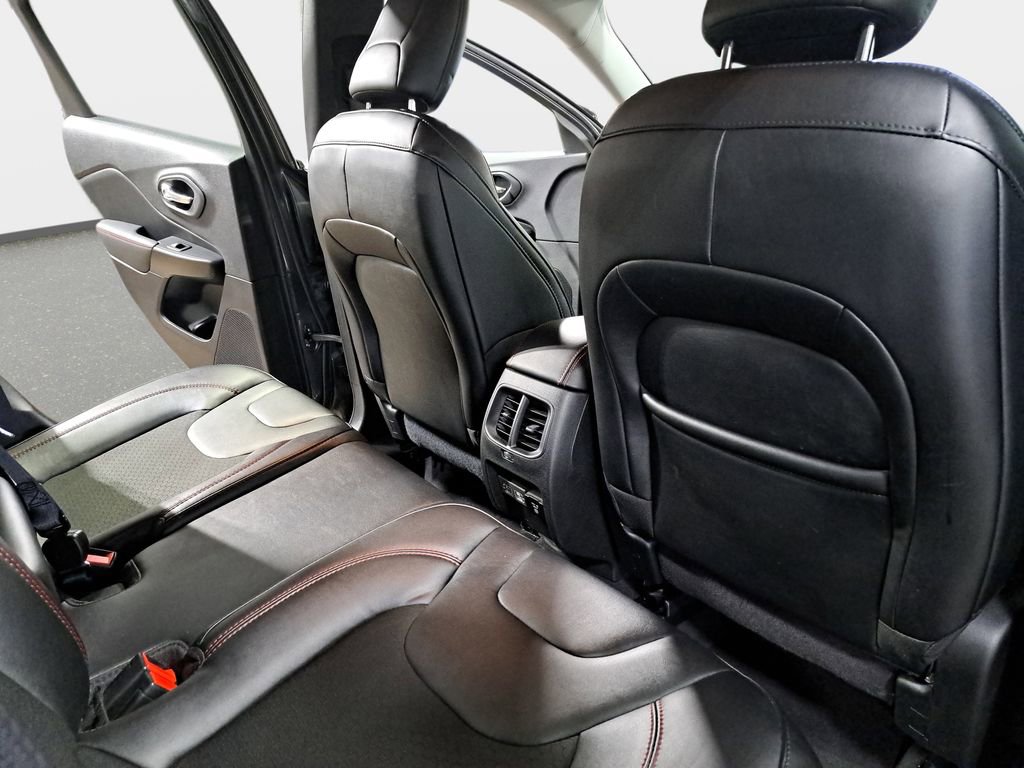 Certified 2022 Jeep Cherokee Trailhawk image 12