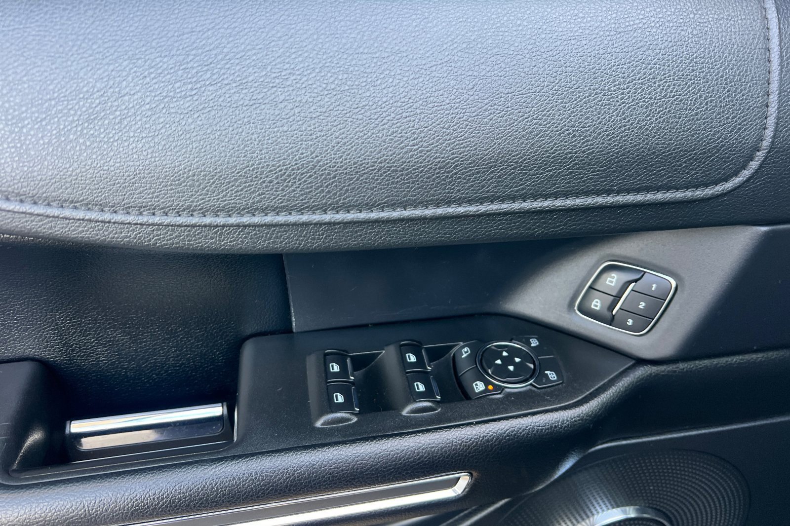 Used 2020 Ford Expedition XLT w/ Equipment Group 202A image 11