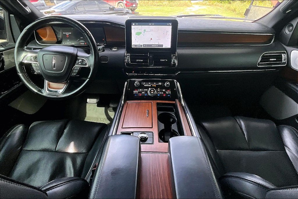 Used 2018 Lincoln Navigator L Reserve w/ Technology Package AWD/4WD image 12